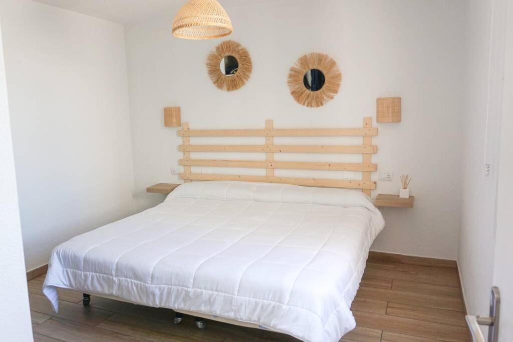 Апартаменты Apartamento Recien Reformado En Centro A Tres Minutos De La Playa Коральео Экстерьер фото