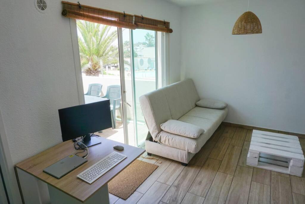 Апартаменты Apartamento Recien Reformado En Centro A Tres Minutos De La Playa Коральео Экстерьер фото